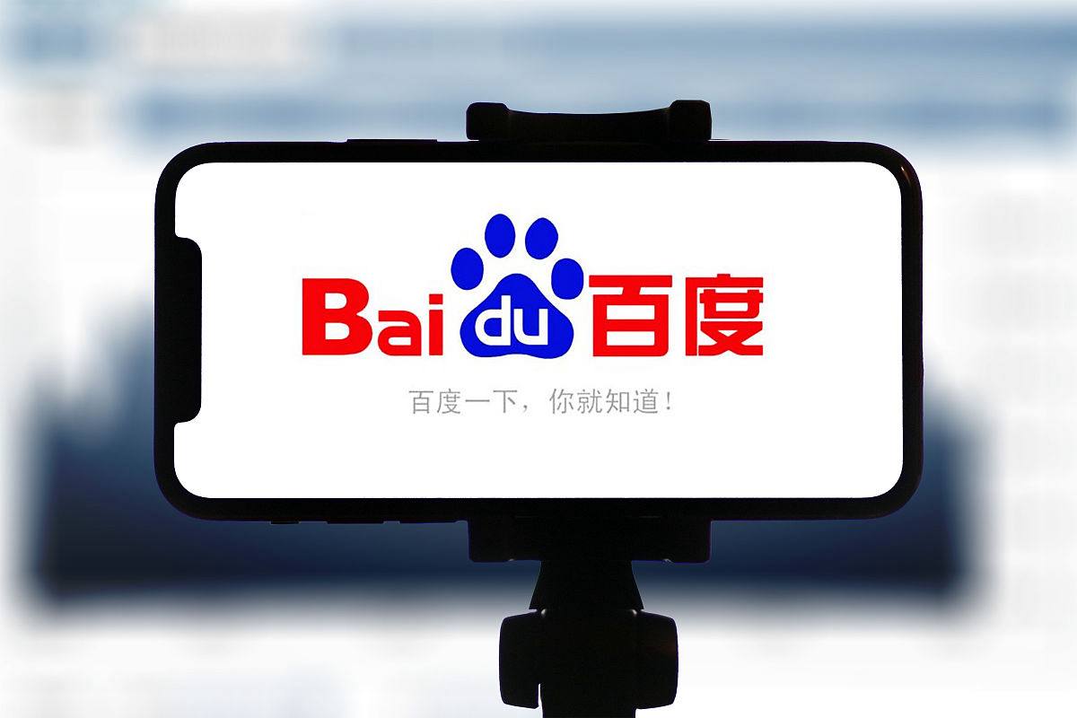 成都七中校服潮到巴黎时装周